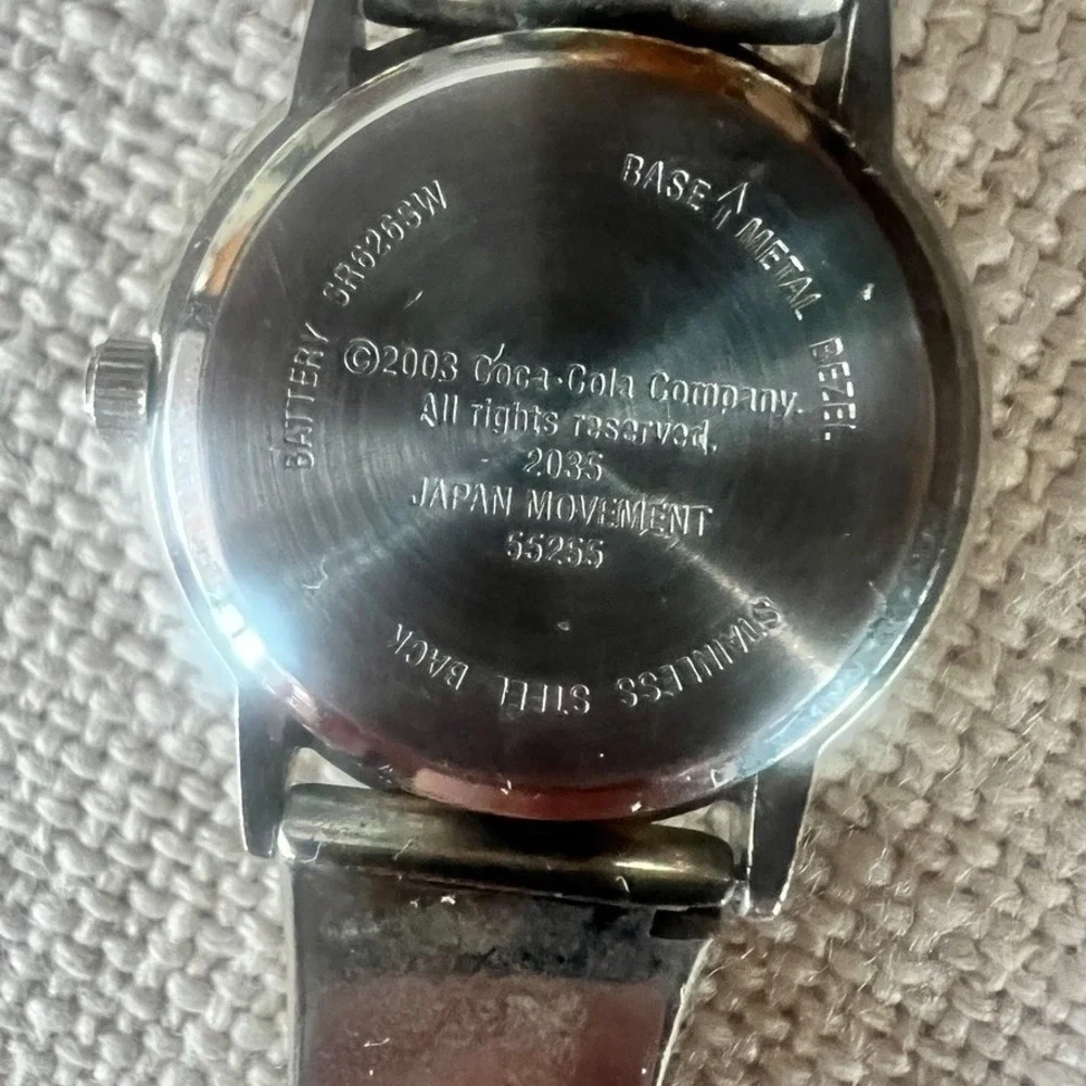 2003 Coca-Cola‎ Coke Memorabilia Watch Red Gold Stainless Retro Pop Culture Y2K